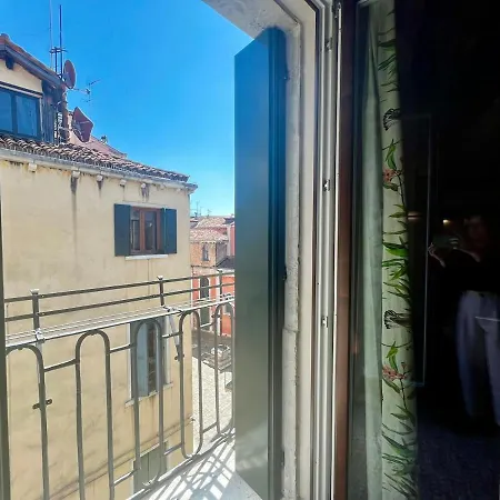 Daire San Matteo Rialto Terrace Venedik