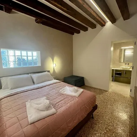 San Matteo Rialto Terrace Apartment Venice