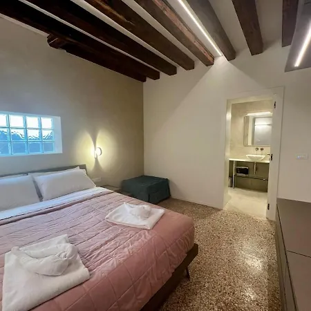 San Matteo Rialto Terrace Apartment Venice