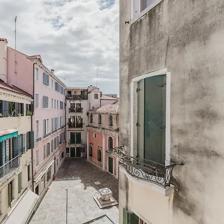 San Matteo Rialto Terrace Apartment Venice